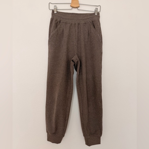 Varley - Set of Chaucer Jogger and Ellington Top - Picture 6 of 9